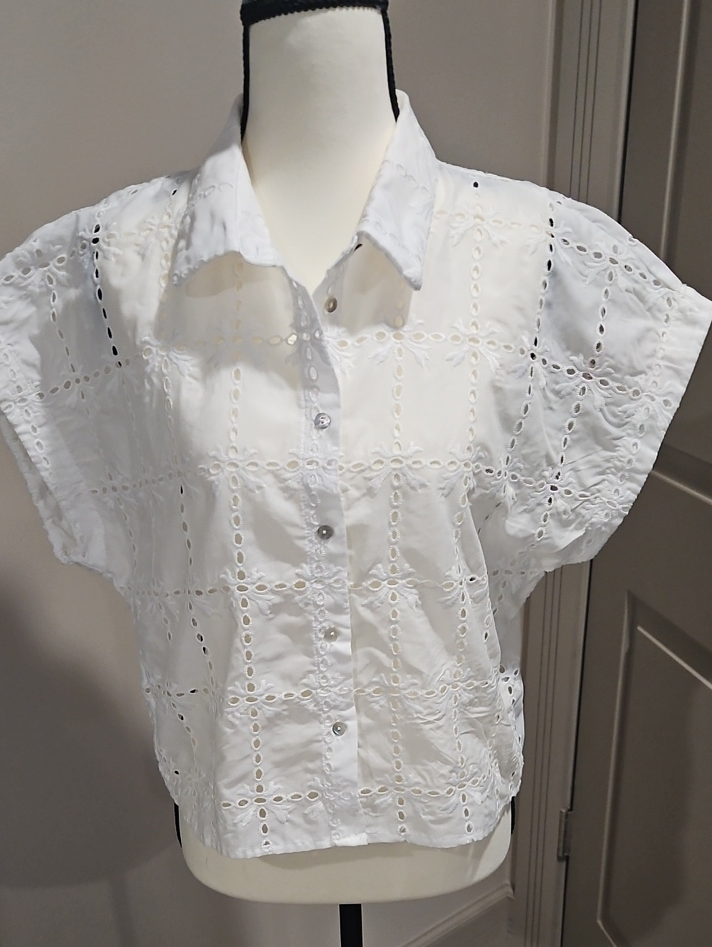 Women's White Eyelet Button-Front Blouse